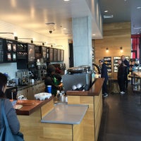 Photo taken at Starbucks by Reyner T. on 7/18/2016