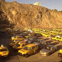 1/21/2013 tarihinde Reyner T.ziyaretçi tarafından Yellow Cab Co-op (San Francisco)'de çekilen fotoğraf