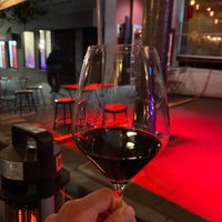 Foto tomada en Blush! Wine Bar  por Reyner T. el 11/28/2020