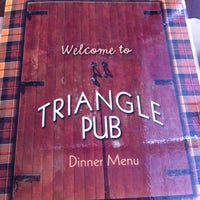 รูปภาพถ่ายที่ Triangle Pub โดย Jason P. เมื่อ 10/15/2012