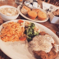Photo taken at Cracker Barrel Old Country Store by foxthechicken on 8/3/2015