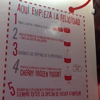 Foto tirada no(a) Cherry Frozen Yogurt por Jude P. em 10/9/2012