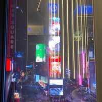 รูปภาพถ่ายที่ Broadway Lounge &amp;amp; Terrace โดย John S. เมื่อ 1/13/2022