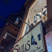 Photo taken at Shays Pub &amp;amp; Wine Bar by Kerstin Y. on 9/3/2022