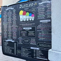 Das Foto wurde bei Buzzles Shaved Ice von Demetrio M. am 11/3/2022 aufgenommen