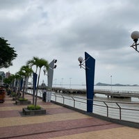 Foto diambil di Malecón 2000 oleh Supreme P. pada 6/18/2021