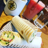 6/1/2017에 Igor K.님이 Traveler&amp;#39;s Coffee에서 찍은 사진