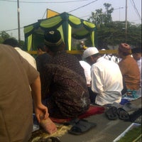 Photo taken at Lapangan Basket Taman Malaka by Malikul A. on 10/26/2012