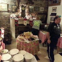 12/9/2012 tarihinde Chomp T.ziyaretçi tarafından Riverside Cafe'de çekilen fotoğraf