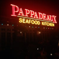 Photo taken at Pappadeaux Seafood Kitchen by Ludmila on 2/26/2015
