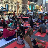 Снимок сделан в Solstice In Times Square пользователем Shijia C. 6/21/2015
