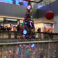 รูปภาพถ่ายที่ Ušće Shopping Center โดย Valeria 💞 W. เมื่อ 12/20/2012