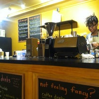 Foto tirada no(a) Cabot Café por Jesse K. em 11/5/2012