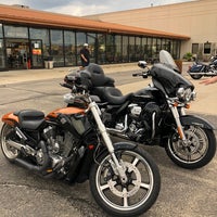 Foto tirada no(a) Lake Shore Harley-Davidson por Paul P. em 9/17/2020