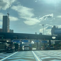 Photo taken at Din Daeng Toll Plaza by Danne D. on 11/16/2023