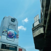 Photo taken at Pathum Wan Intersection by Danne D. on 4/28/2022