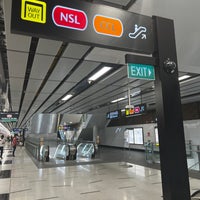 Photo taken at Marina Bay MRT Interchange (NS27/CE2/TE20) by Danne D. on 11/21/2022