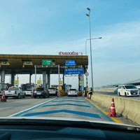 Photo taken at Don Mueang 1 Toll Plaza (S1) by Danne D. on 11/1/2022
