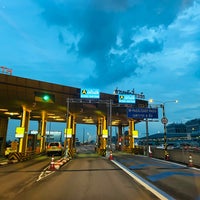 Photo taken at Laksi Toll Plaza South (S2) by Danne D. on 9/3/2022