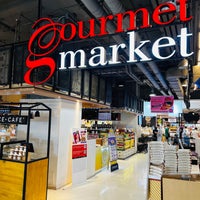 Photo taken at Gourmet Market by Danne D. on 10/4/2022