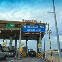 Photo taken at Don Mueang 1 Toll Plaza (S1) by Danne D. on 10/4/2022