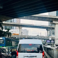 Photo taken at Ramkhamhaeng Intersection Flyover by Danne D. on 3/26/2024