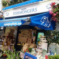 Photo taken at Sandys Fishmongers by Jaynell P. on 8/9/2019