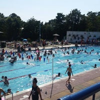 Photo taken at Hampton Outdoor Pool by Jaynell P. on 8/25/2019