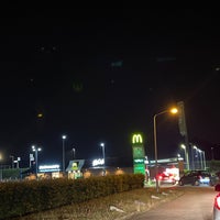 รูปภาพถ่ายที่ McDonald&amp;#39;s โดย Erwin M. เมื่อ 6/23/2022
