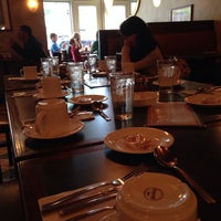 Foto scattata a Sorge&#39;s Restaurant da Pranee J. il 7/9/2014