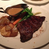 Photo taken at Donovan&#39;s Steak &amp; Chop House by Haowei C. on 12/13/2012