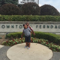 รูปภาพถ่ายที่ Downtown Ferndale โดย 👑Princess N. เมื่อ 8/23/2015