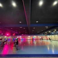 Photo taken at Tokyo Dome Roller Skate Arena by ニコ き. on 10/9/2022