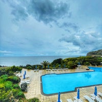 Das Foto wurde bei Caloura Hotel Resort von Broos B. am 4/22/2024 aufgenommen