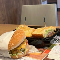 Photo taken at The Habit Burger Grill by Alexander S. on 11/24/2022