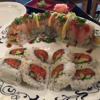 Foto scattata a House Modern Sushi Restaurant da J C. il 6/18/2015