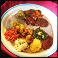 6/27/2013 tarihinde Susan B.ziyaretçi tarafından Meskerem Ethiopian Restaurant'de çekilen fotoğraf