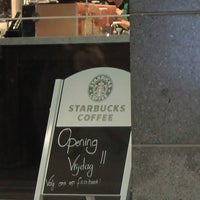 Photo prise au Starbucks par Jason W. le10/1/2012