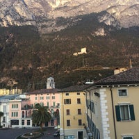 Foto scattata a Grand Hotel Riva del Garda da Sevinç D. il 3/27/2018