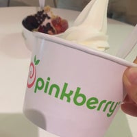 Photo taken at Pinkberry by Xiang Xiang P. on 6/24/2017