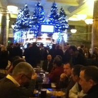 Photo taken at The Crosse Keys (Wetherspoon) by Thierry P. on 12/5/2012