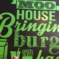 8/16/2016에 Jose L.님이 Moo House Burger에서 찍은 사진