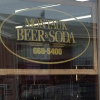 รูปภาพถ่ายที่ Montauk Beer &amp; Soda โดย Ray S. เมื่อ 1/30/2013