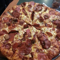 Photo taken at Round Table Pizza by Rosalinda C. on 1/29/2013