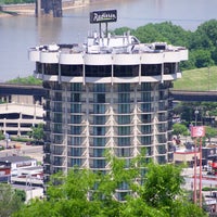 Foto tirada no(a) Radisson Hotel Cincinnati Riverfront por Travis E. em 8/10/2016
