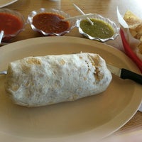 Das Foto wurde bei El Famous Burrito von Kate J. am 3/2/2013 aufgenommen