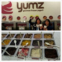4/27/2013에 Kate J.님이 Yumz Gourmet Frozen Yogurt에서 찍은 사진