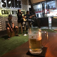 Das Foto wurde bei Beer Garden Kuta - Bali von なぱ am 9/4/2018 aufgenommen
