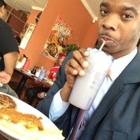 Photo taken at Honey Bee&amp;#39;s House Of Breakfast by Tre T. on 6/15/2014