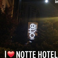 Foto tirada no(a) Notte Hotel por Hasan B. em 4/25/2013